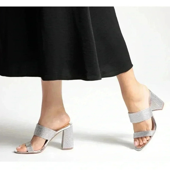 JLO Brita Rhinestones Silver Sandals Size 7M - Picture 1 of 8